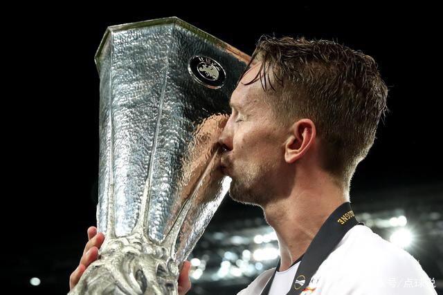 38岁拉莫斯在社交媒体晒照发文：秋季训练！